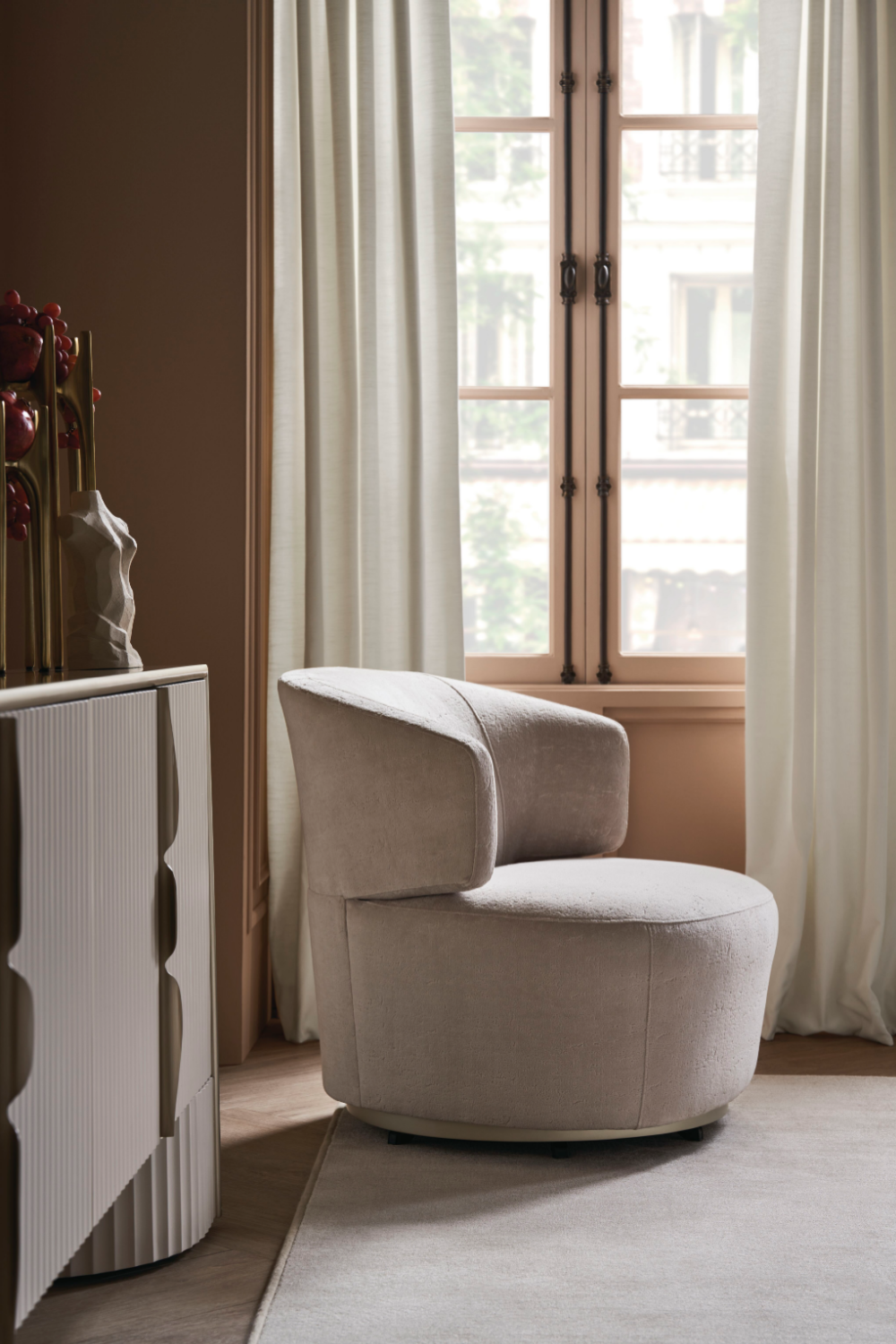 Nowoczesna komoda w neutralnych barwach | Caracole Conrinthian | Caracole.eu.com