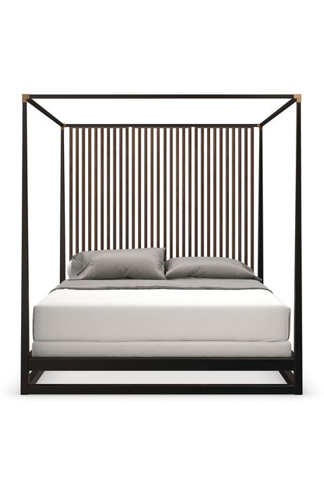 Brązowe drewniane łóżko z baldachimem | Caracole Pinstripe | Caracole.eu.com