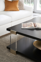 Kwadratowy czarny stolik kawowy | Caracole I'll Take The Corner Table | Caracole.eu.com