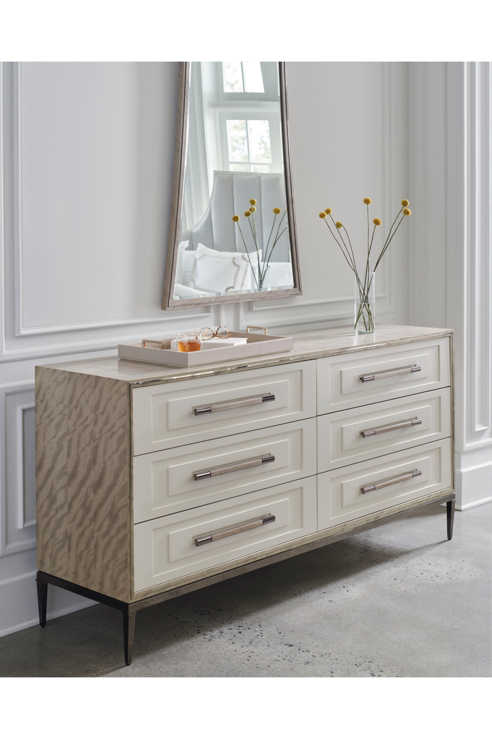 Biała ceramiczna komoda | Caracole Impressive | Caracole.eu.com