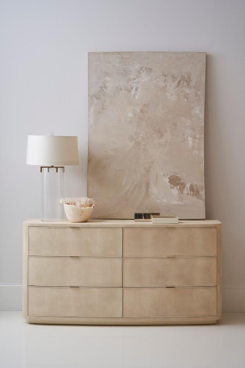Kremowa komoda Shagreen | Caracole Simply Perfect | Caracole.eu.com