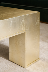 Kwadratowy stolik kawowy z twardego drewna | Caracole Dorado | Caracole.eu.com