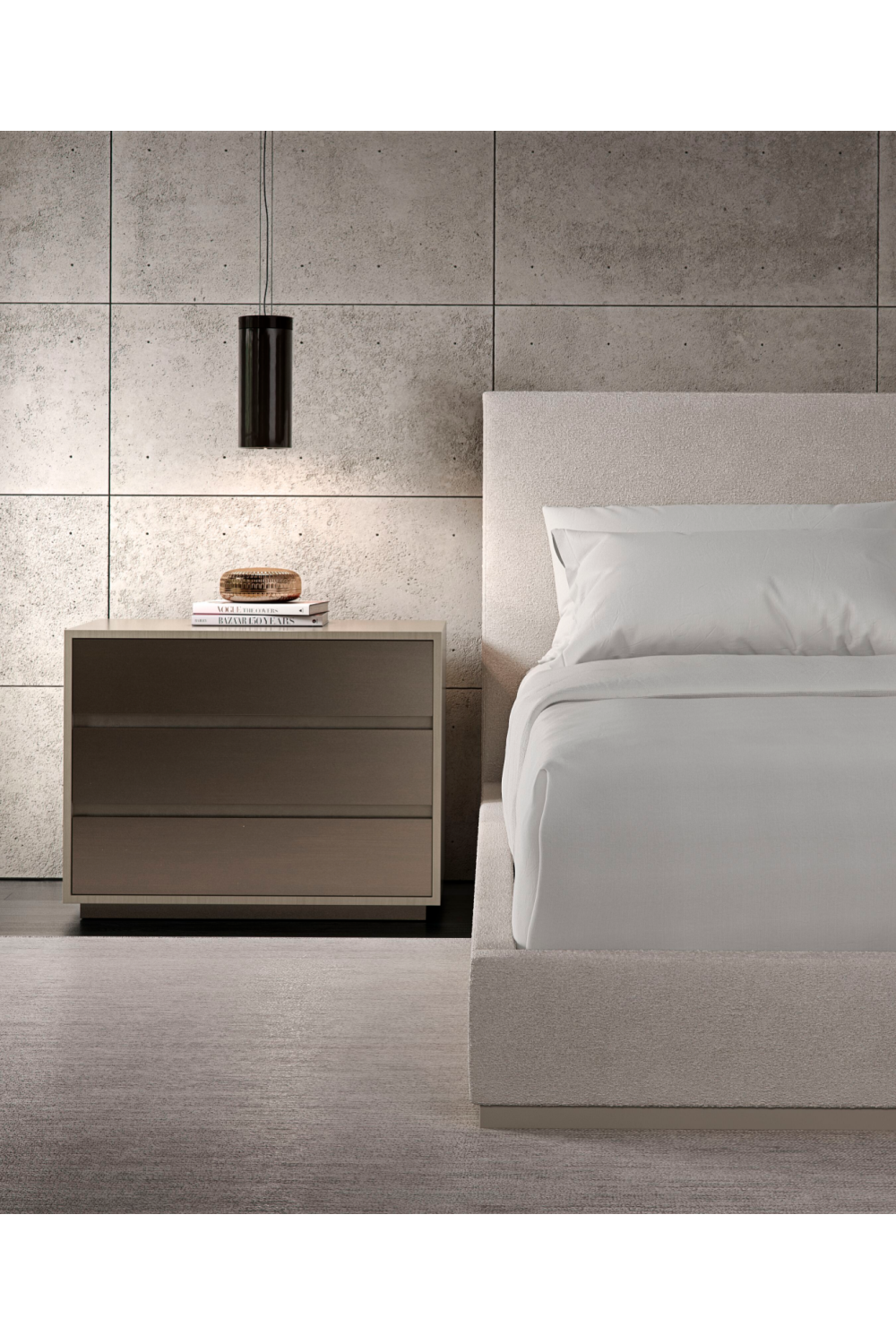 Białe, minimalistyczne łóżko typu queen-size | Caracole The Boutique | Caracole.eu.com