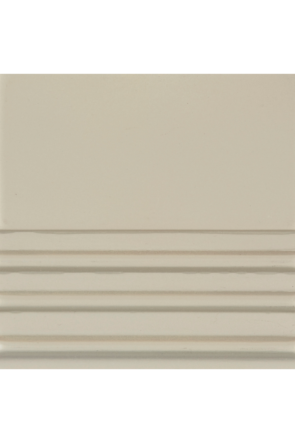 Białe, minimalistyczne łóżko typu queen-size | Caracole The Boutique | Caracole.eu.com