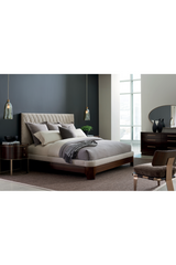 Pikowane łóżko w neutralnych kolorach | Caracole Moderne | Caracole.eu.com