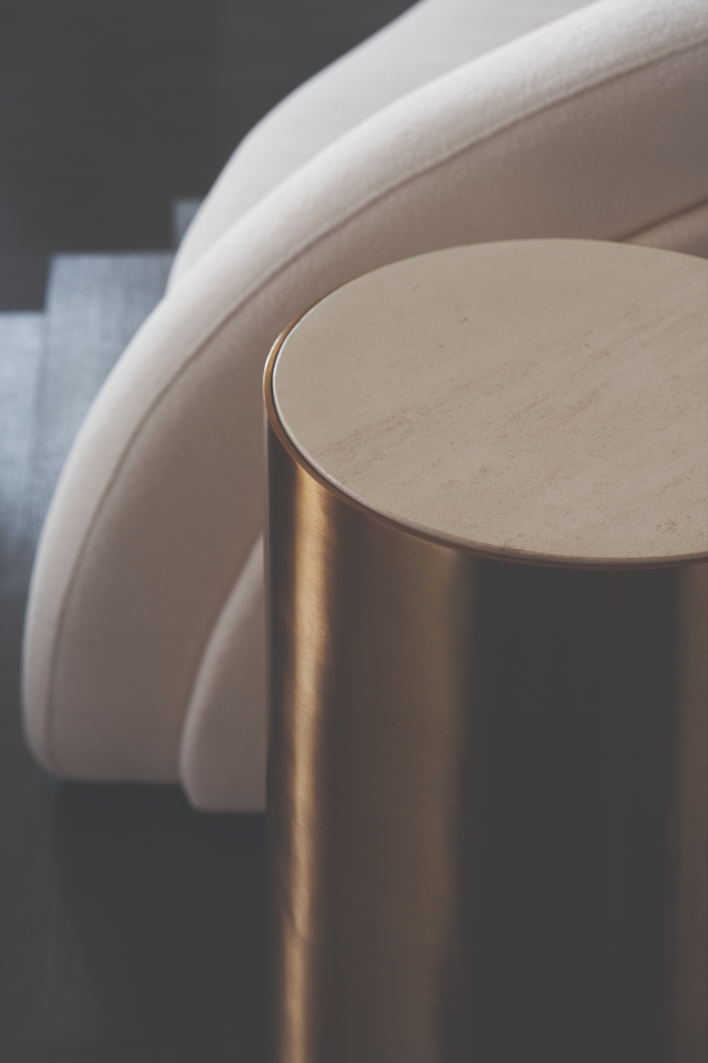 Biała sofa o swobodnym kształcie | Ruch Caracole | Caracole.eu.com