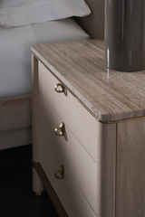 Nowoczesna szafka nocna z 3 szufladami | Bilans Caracoli | Caracole.eu.com