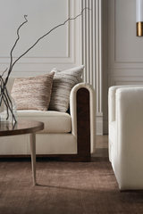Kremowa aksamitna sofa | Caracole Dimitri | Caracole.eu.com