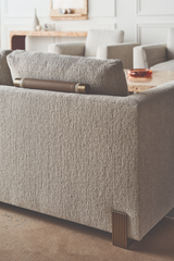 Nowoczesna sofa w neutralnych tonach | Caracole Counter Balance | Caracole.eu.com