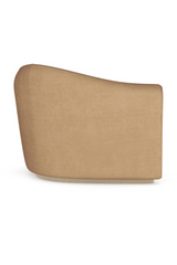 Brązowa aksamitna sofa klinowa | Caracole Kalahari | Caracole.eu.com